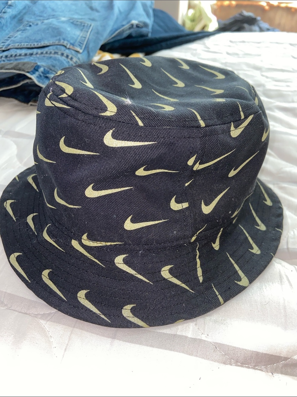 BLACK & GREEN SWOOSH BUCKET HAT Kids Unisex M/L NIKE